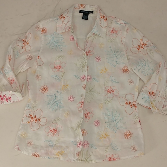 Two 100% Linen Blouses Lightweight White + 3/4 sleeve M Natural Fiber one floral - Picture 12 of 13